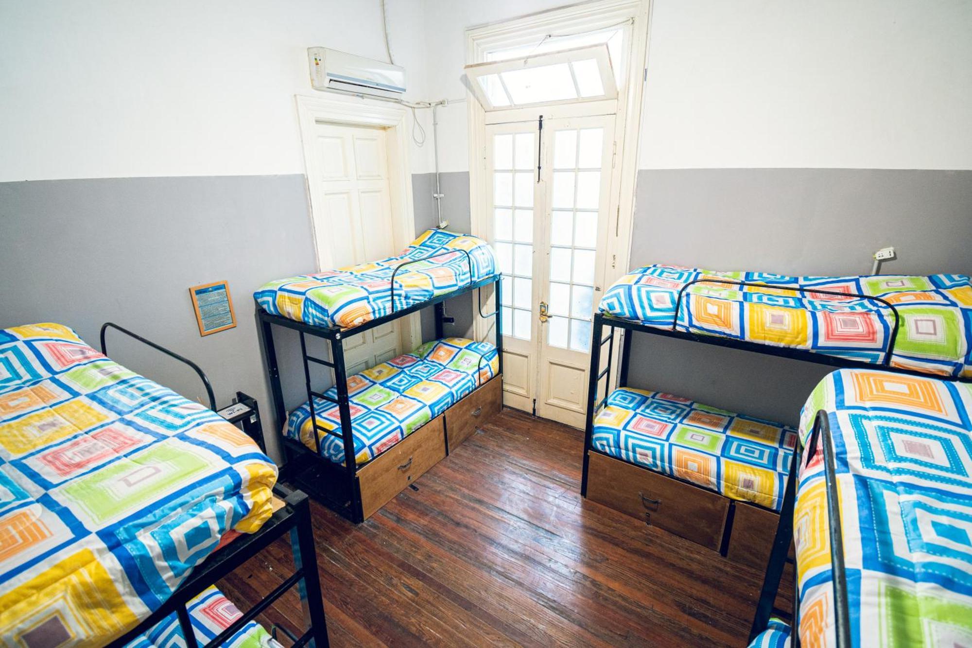 Ideal Social Hostel - Buenos Aires — Photos 1